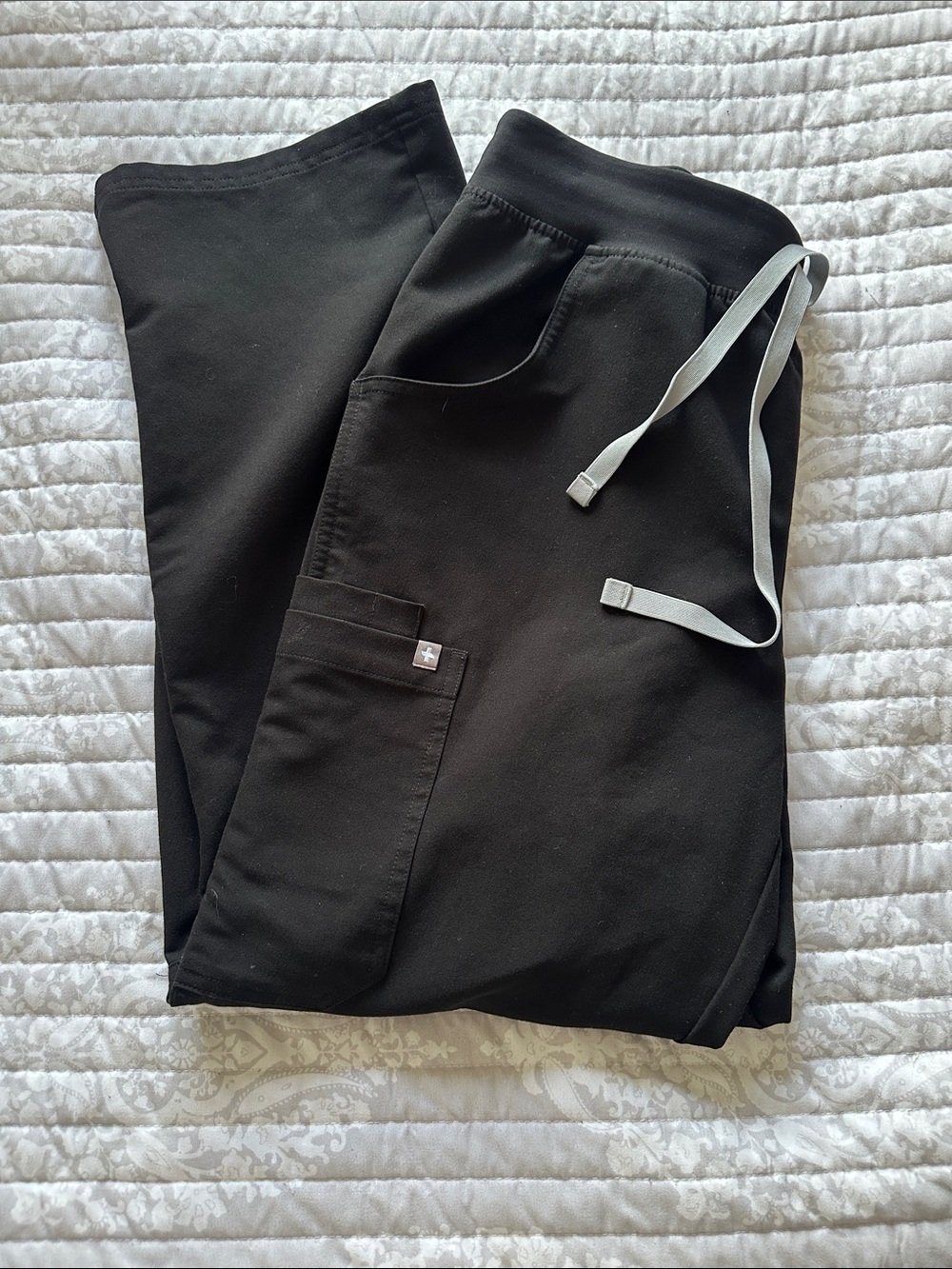 Figs Black Kade cargo scrub pants size medium petite